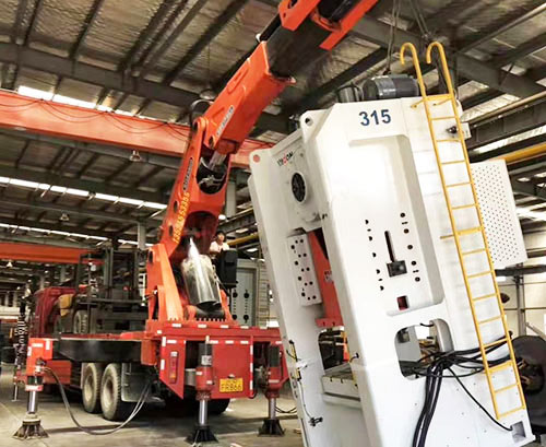 诸城附近随车吊出租，轻松解决运输难题