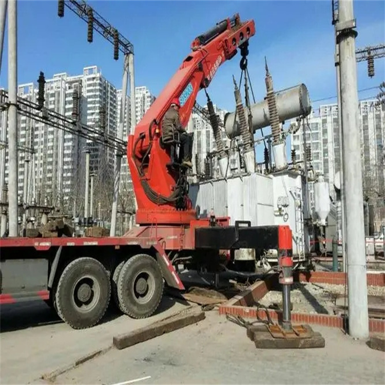 诸城就近吊车出租|工地厂房吊装设备租赁|24小时高效响应