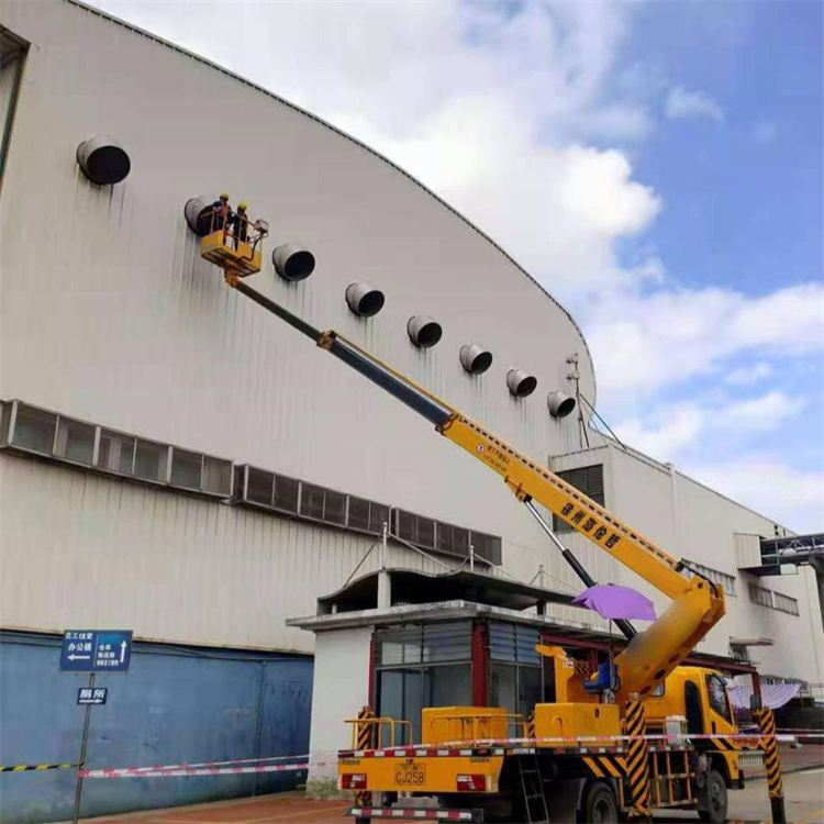 诸城高空作业车出租服务：专业广告牌安装解决方案